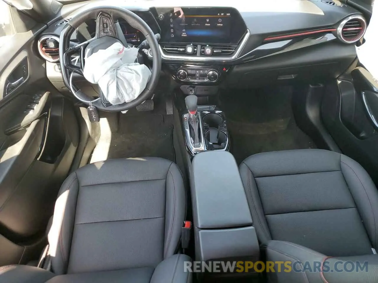 8 Photograph of a damaged car KL77LJEP7SC053858 CHEVROLET TRAX 2RS 2025