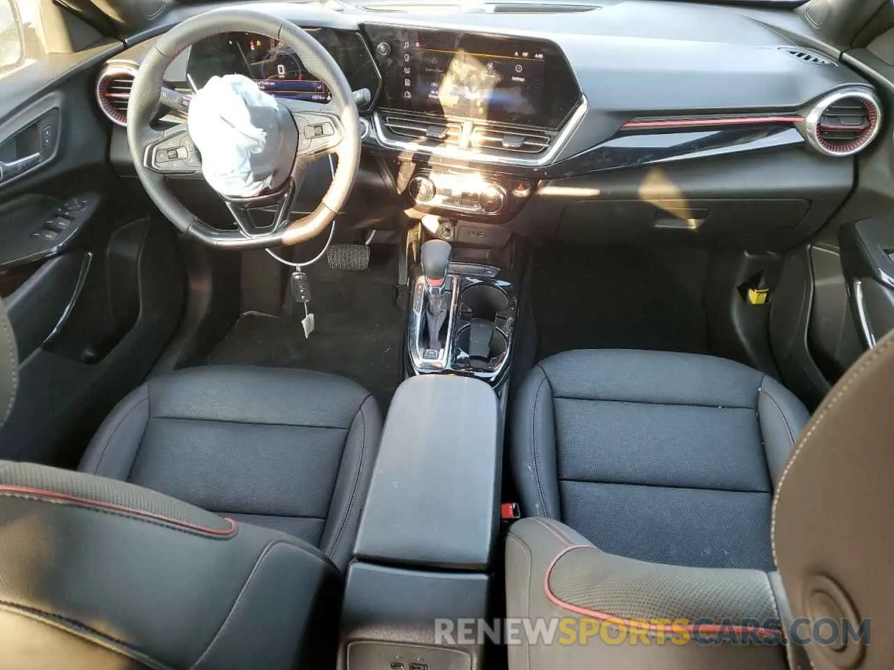 8 Photograph of a damaged car KL77LJEP8SC069258 CHEVROLET TRAX 2RS 2025