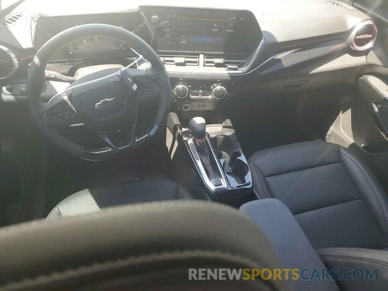 8 Photograph of a damaged car KL77LJEP8SC083936 CHEVROLET TRAX 2RS 2025