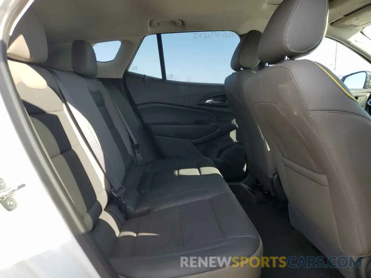 11 Photograph of a damaged car KL77LKE20RC105951 CHEVROLET TRAX ACTIV 2024