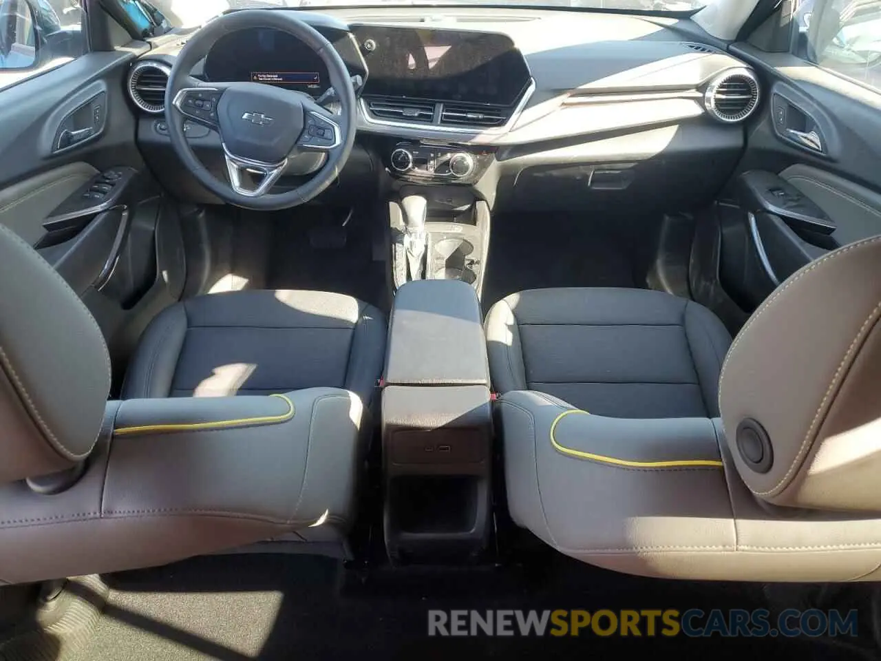 8 Photograph of a damaged car KL77LKEP3SC089987 CHEVROLET TRAX ACTIV 2025