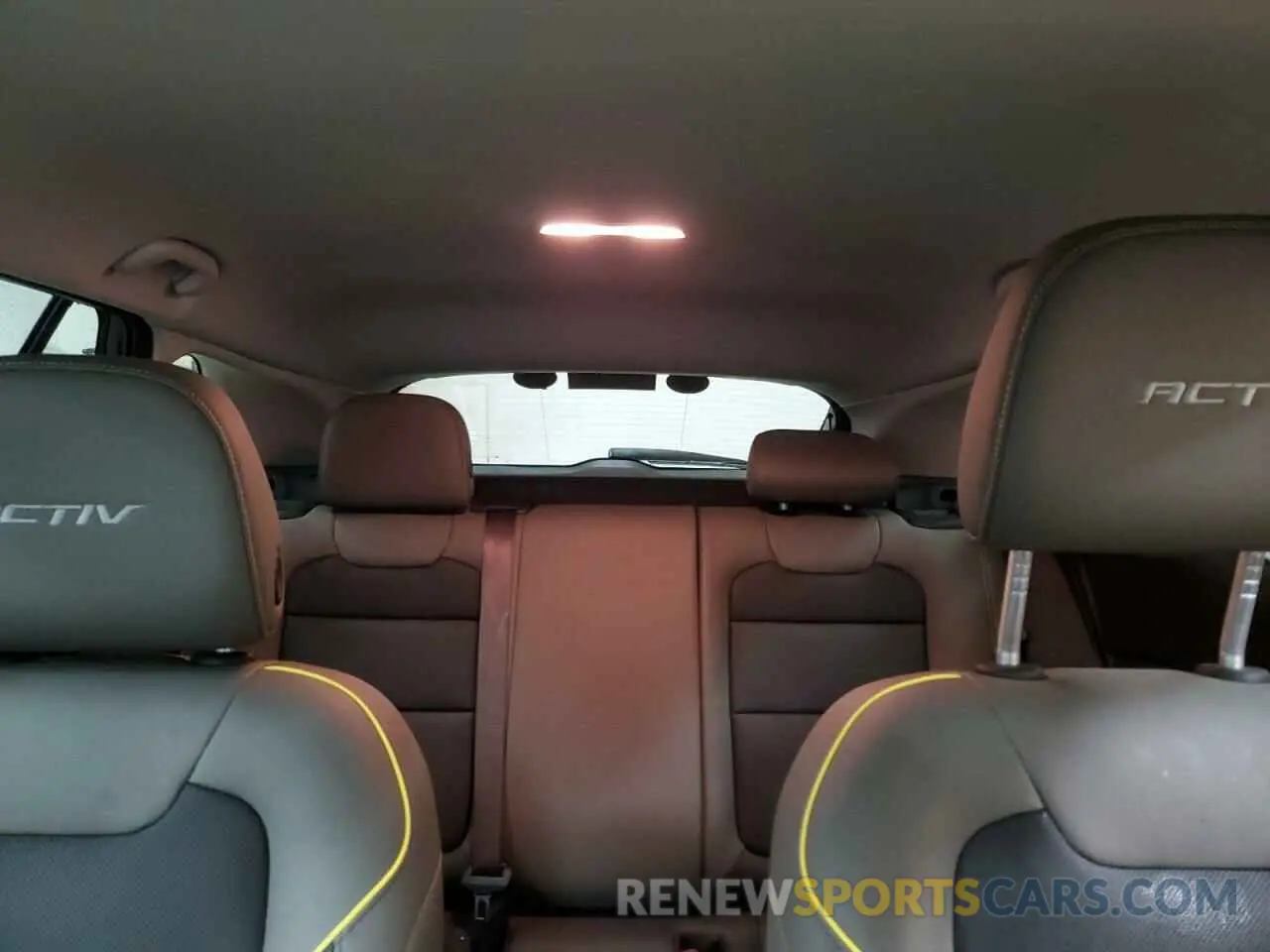 10 Photograph of a damaged car KL77LKEP7SC013527 CHEVROLET TRAX ACTIV 2025