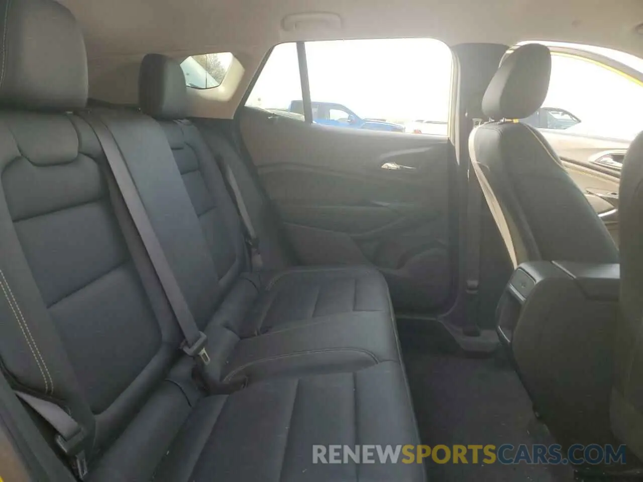10 Photograph of a damaged car KL77LKEP7SC049394 CHEVROLET TRAX ACTIV 2025