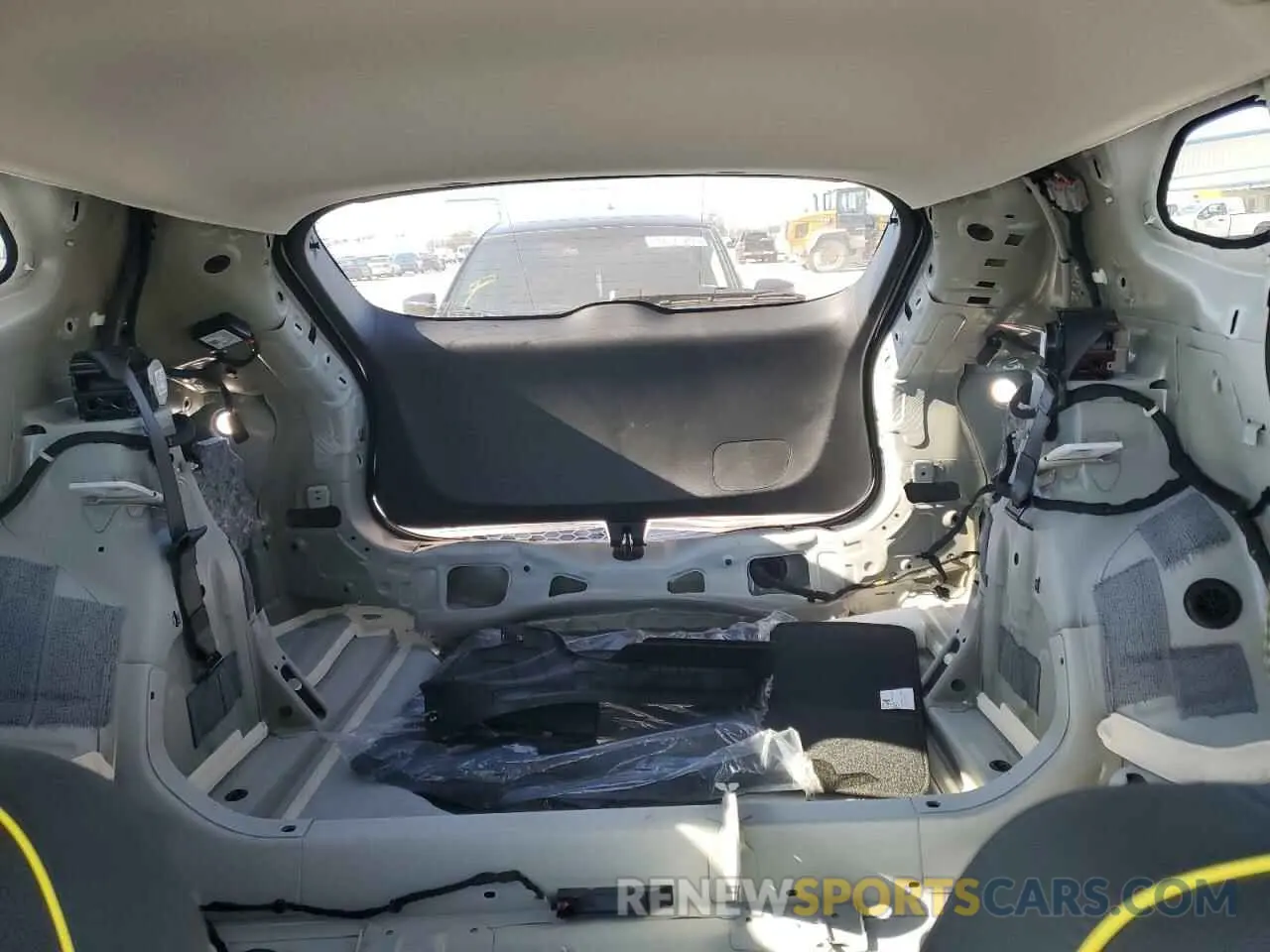 10 Photograph of a damaged car KL77LKEP7SC075039 CHEVROLET TRAX ACTIV 2025