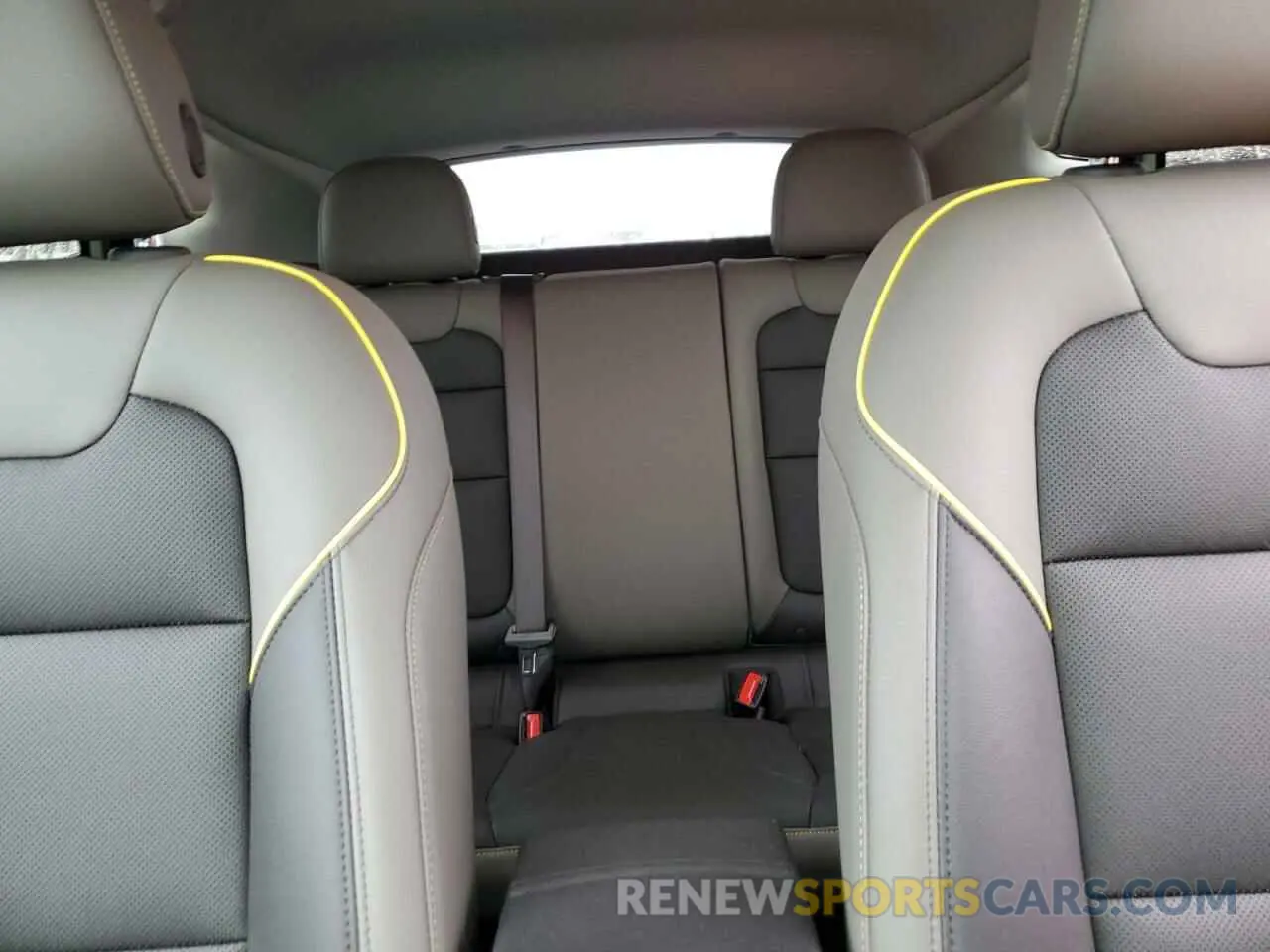 10 Photograph of a damaged car KL77LKEP7SC100960 CHEVROLET TRAX ACTIV 2025