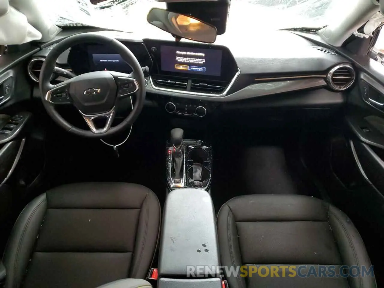 8 Photograph of a damaged car KL77LKEP8SC050909 CHEVROLET TRAX ACTIV 2025