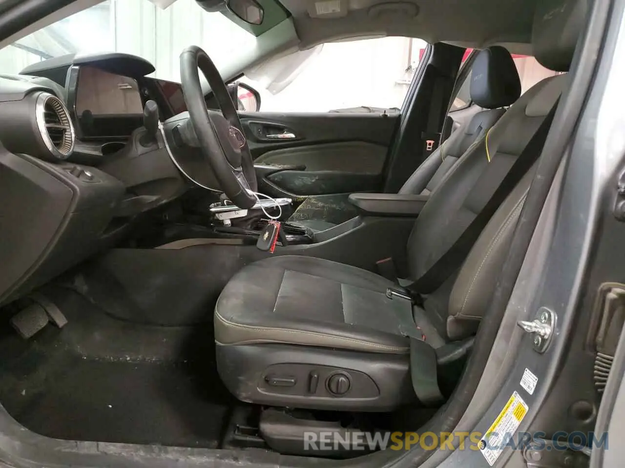 7 Photograph of a damaged car KL77LKEP9SC041703 CHEVROLET TRAX ACTIV 2025