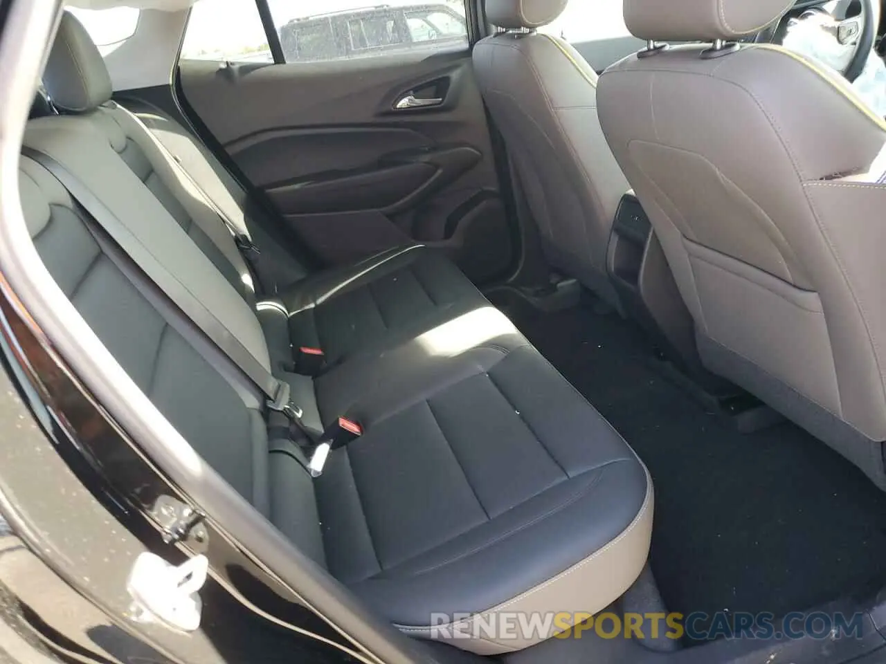 11 Photograph of a damaged car KL77LKEP9SC098581 CHEVROLET TRAX ACTIV 2025