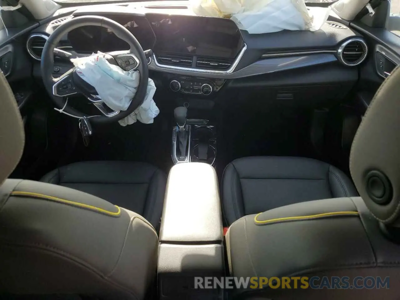 8 Photograph of a damaged car KL77LKEP9SC098581 CHEVROLET TRAX ACTIV 2025