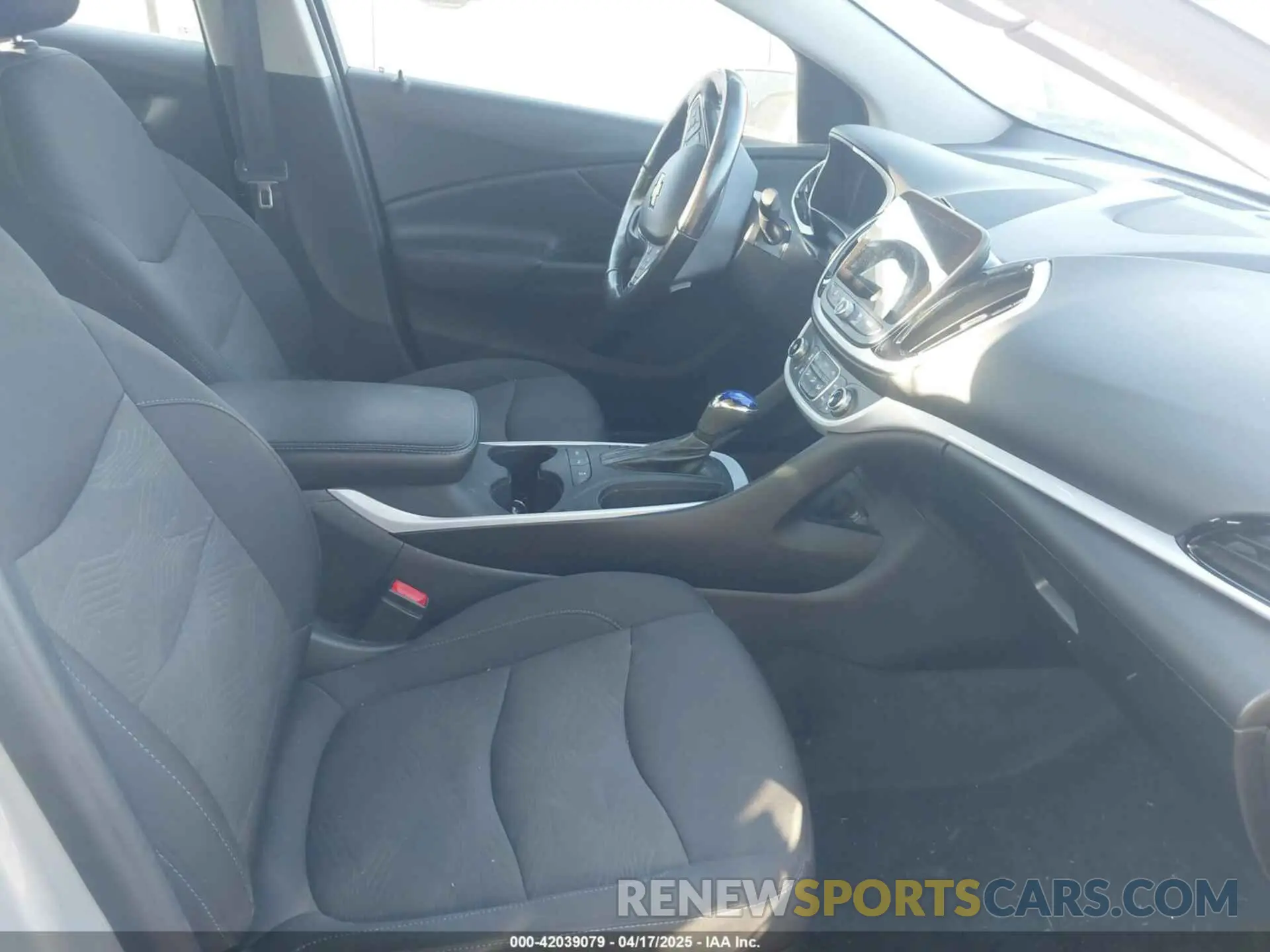5 Photograph of a damaged car 1G1RC6S57KU108226 CHEVROLET VOLT 2019