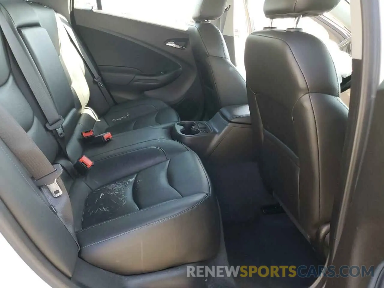 10 Photograph of a damaged car 1G1RD6S52KU126940 CHEVROLET VOLT 2019