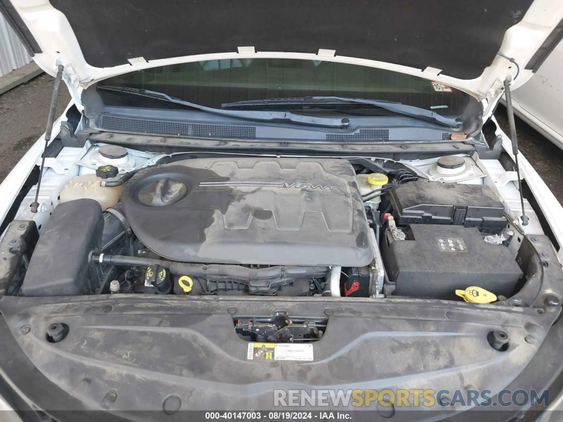10 Photograph of a damaged car 1C3CCCDG4GN135724 CHRYSLER 200 2016