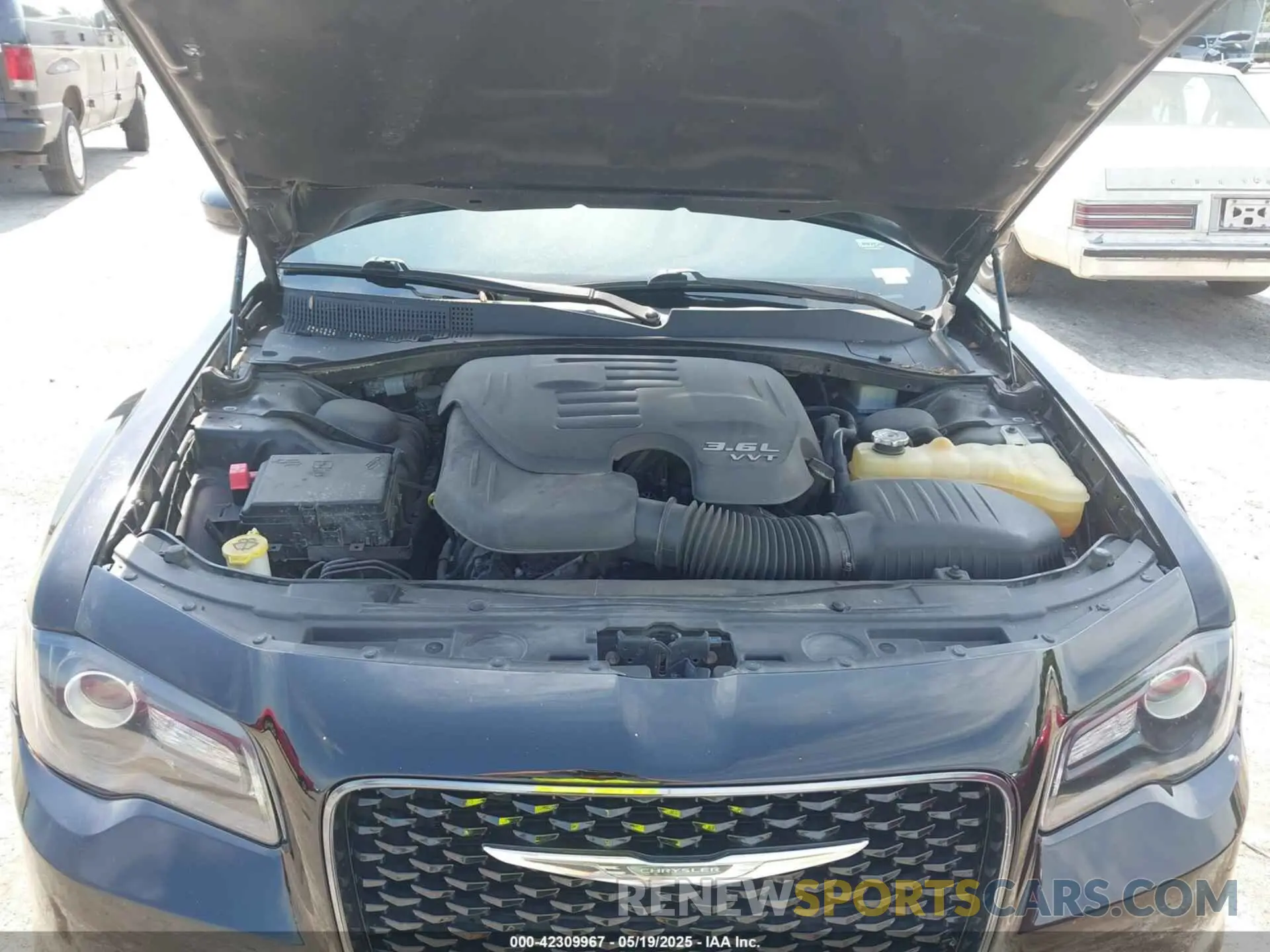 10 Photograph of a damaged car 2C3CCAAG0KH613471 CHRYSLER 300 2019