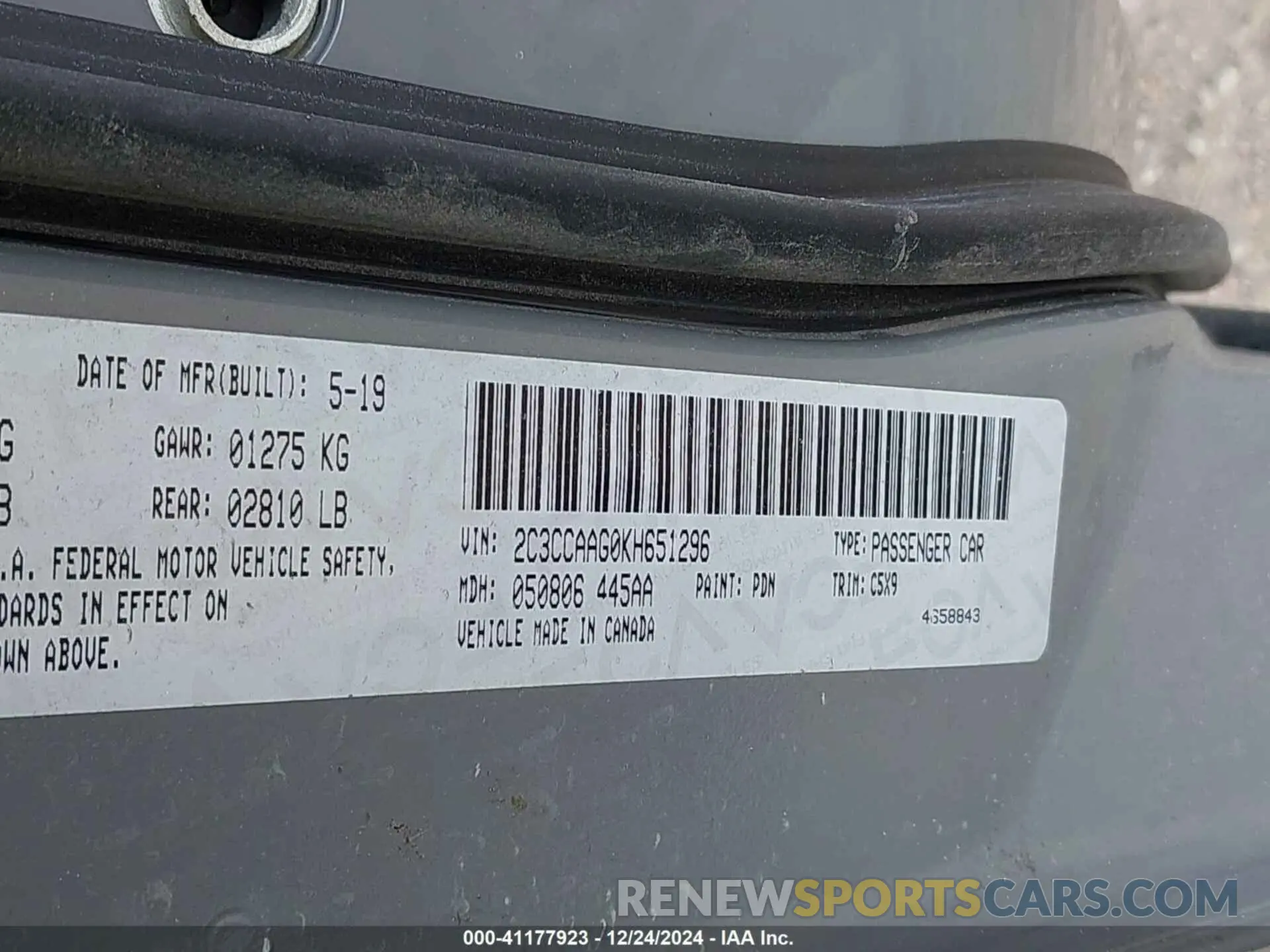 9 Photograph of a damaged car 2C3CCAAG0KH651296 CHRYSLER 300 2019