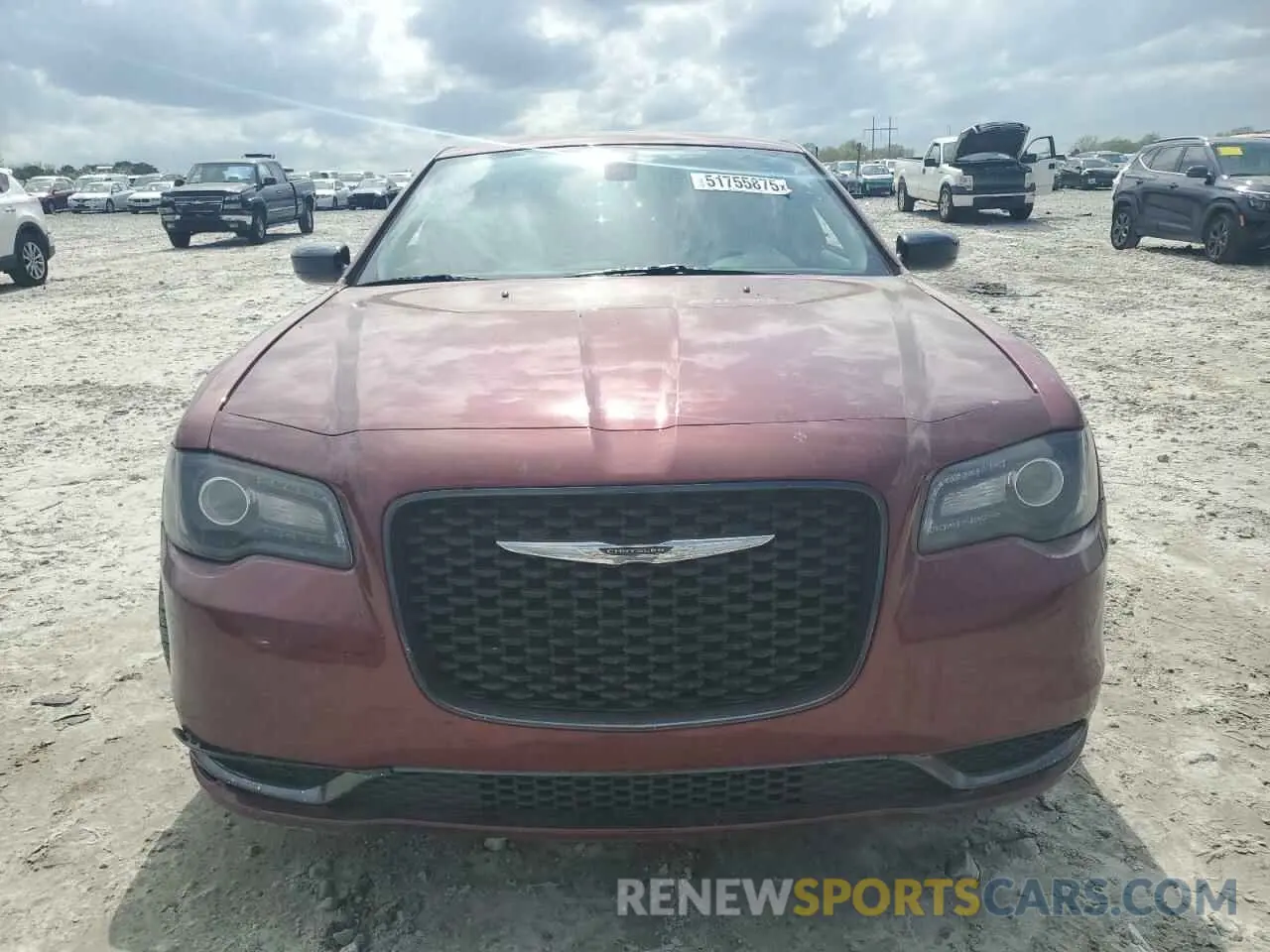 5 Photograph of a damaged car 2C3CCAAG0KH675923 CHRYSLER 300 2019