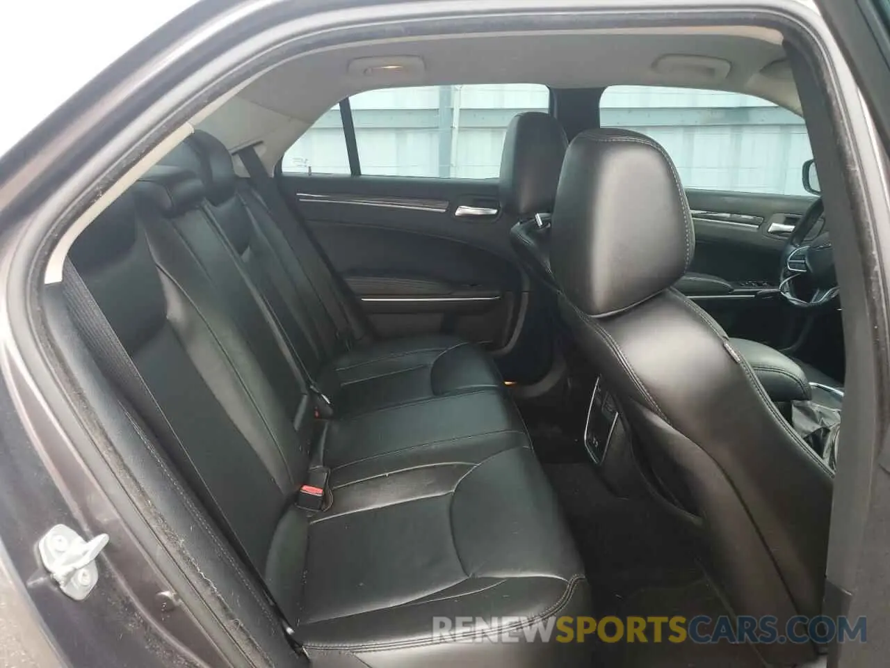 10 Photograph of a damaged car 2C3CCAAG1KH548047 CHRYSLER 300 2019