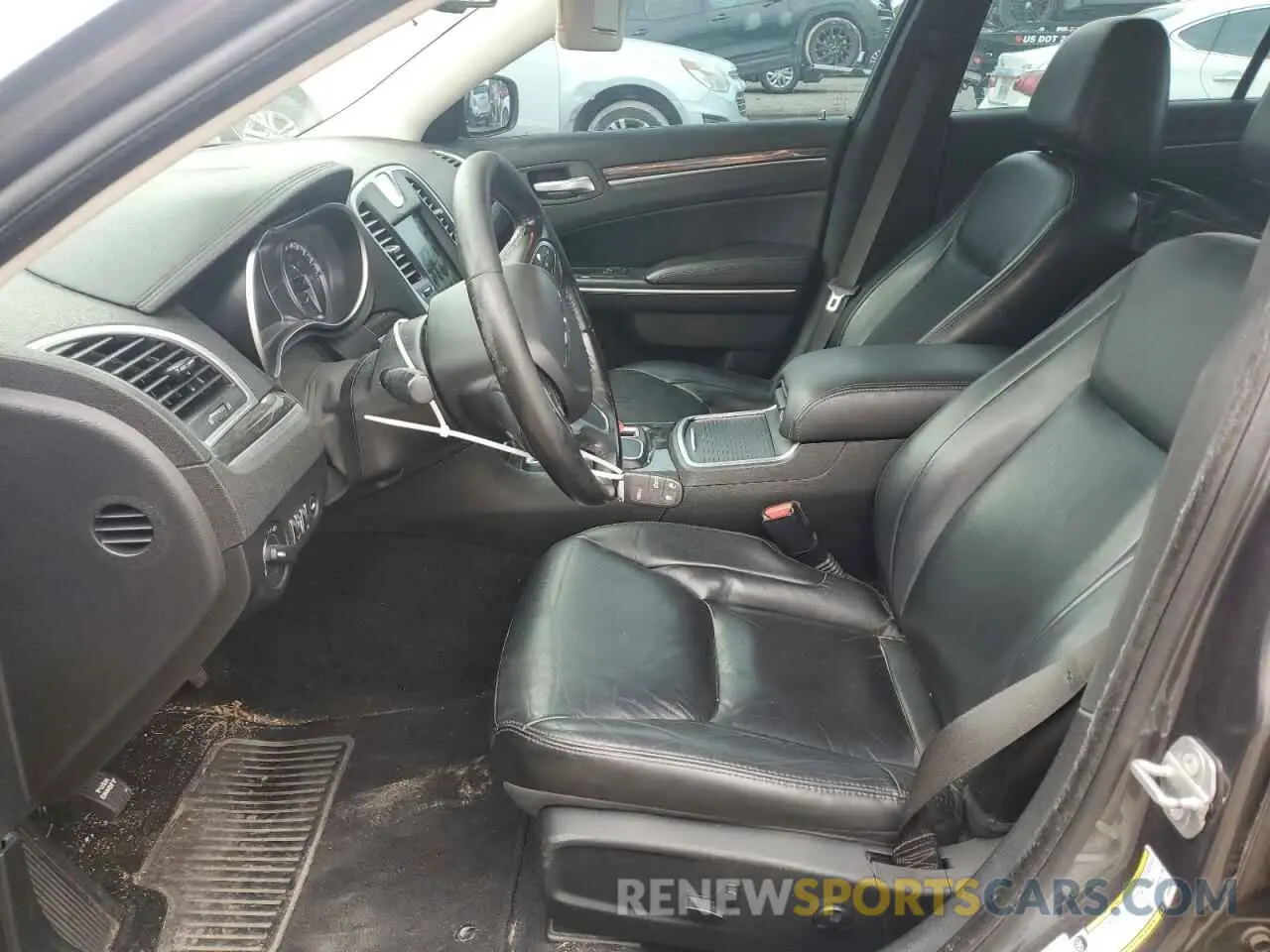 7 Photograph of a damaged car 2C3CCAAG1KH548047 CHRYSLER 300 2019
