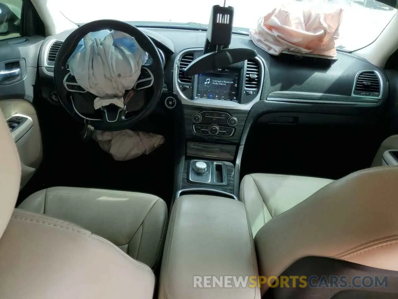 8 Photograph of a damaged car 2C3CCAAG1KH590282 CHRYSLER 300 2019