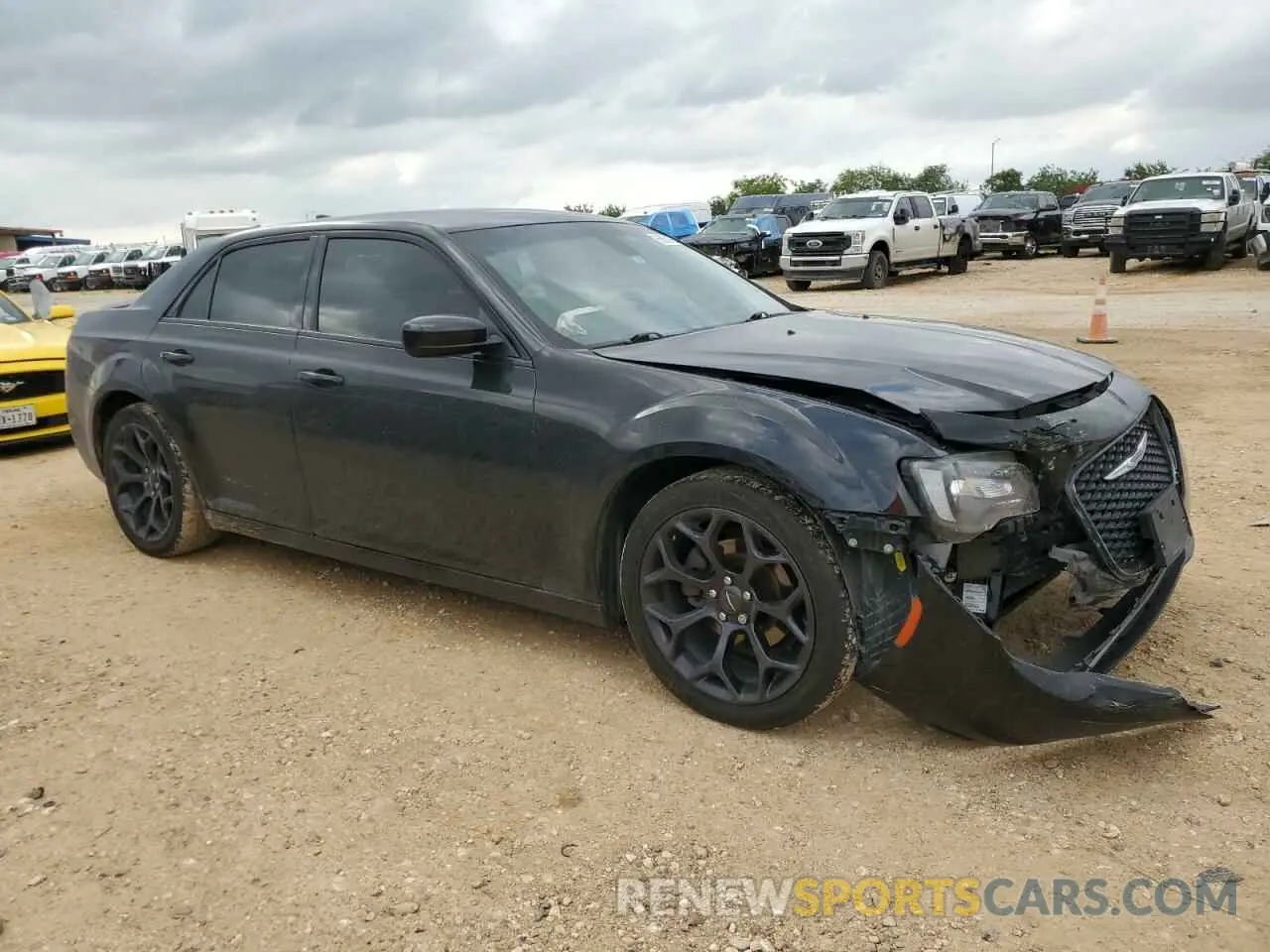 4 Photograph of a damaged car 2C3CCAAG1KH610336 CHRYSLER 300 2019