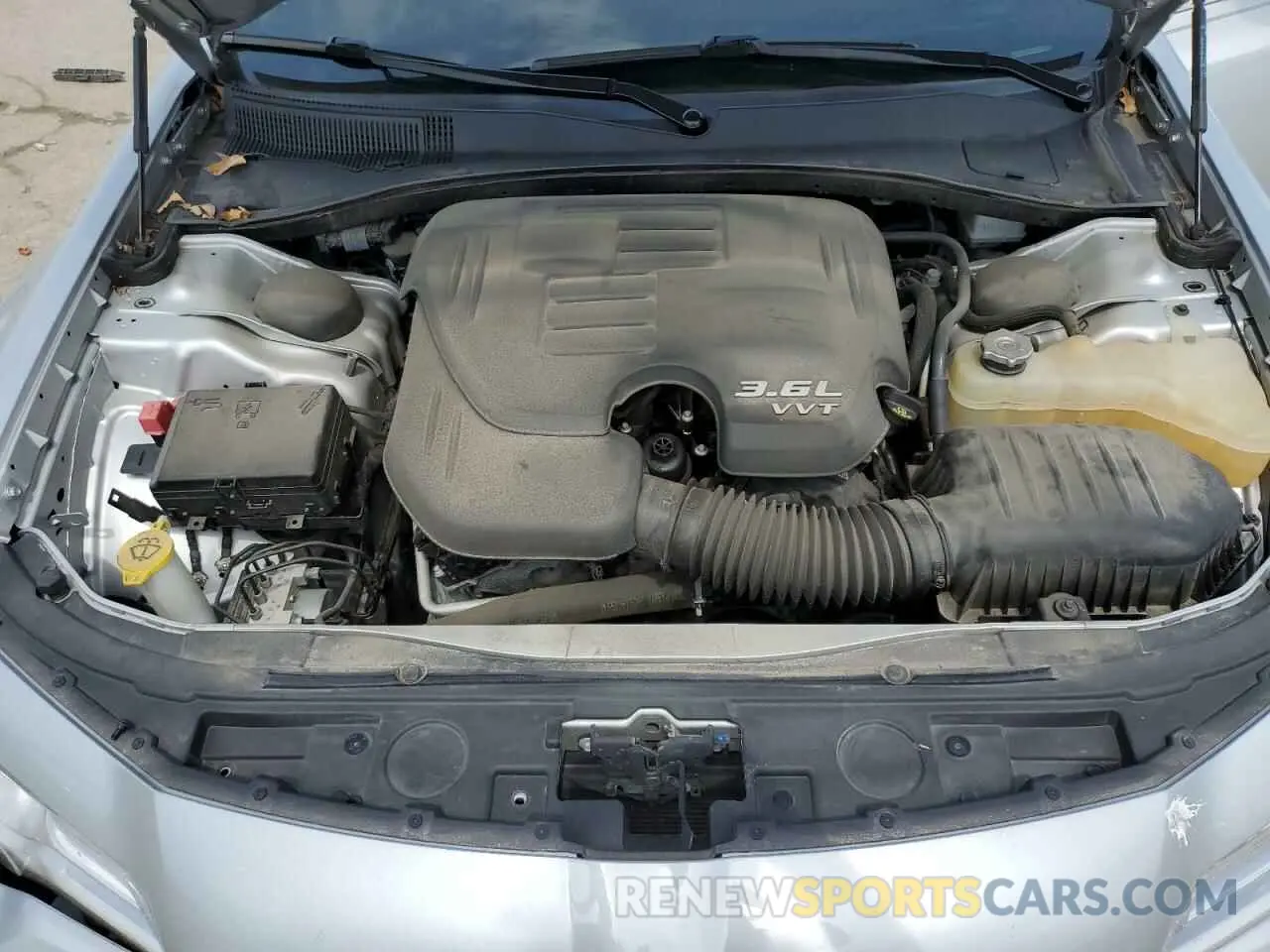 11 Photograph of a damaged car 2C3CCAAG1KH660363 CHRYSLER 300 2019