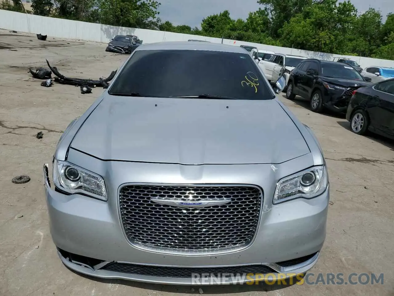 5 Photograph of a damaged car 2C3CCAAG1KH660363 CHRYSLER 300 2019