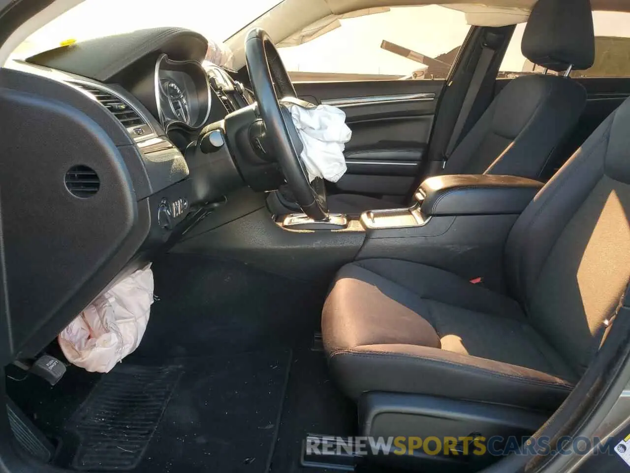 7 Photograph of a damaged car 2C3CCAAG1KH727060 CHRYSLER 300 2019