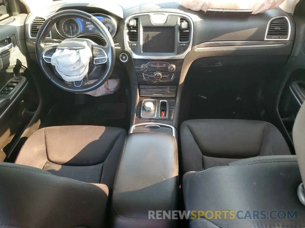 8 Photograph of a damaged car 2C3CCAAG1KH727060 CHRYSLER 300 2019