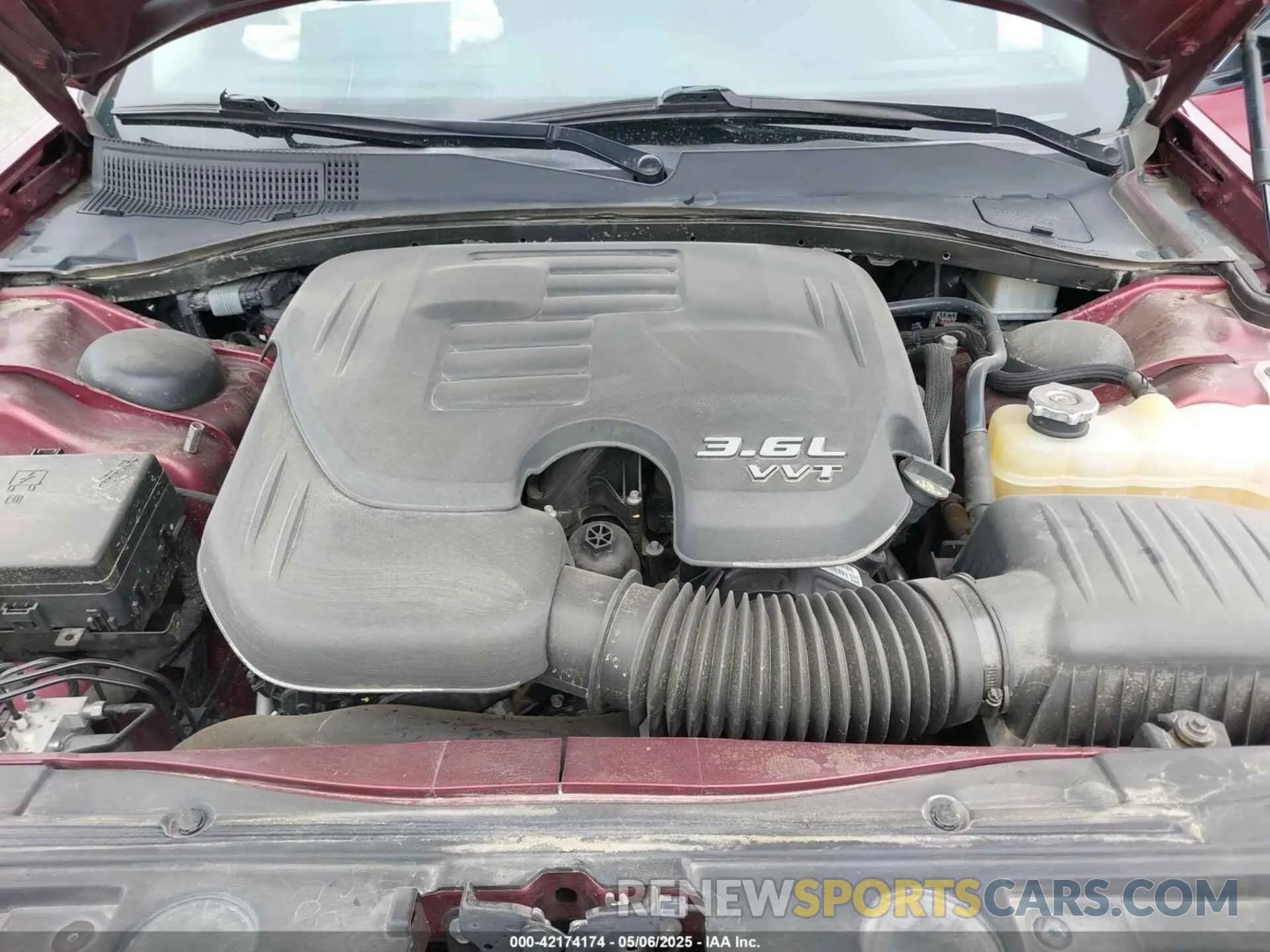 10 Photograph of a damaged car 2C3CCAAG2KH582515 CHRYSLER 300 2019