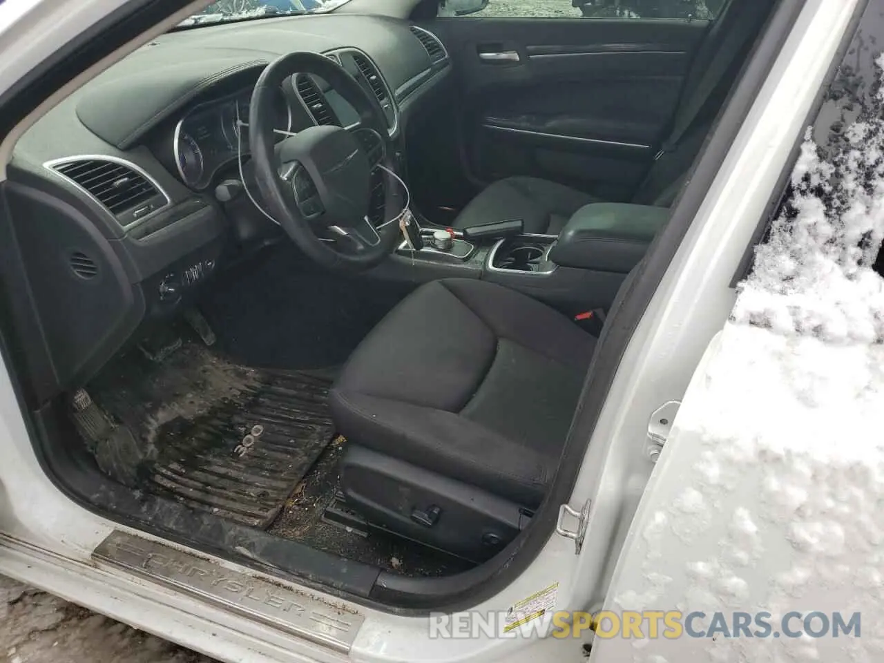 7 Photograph of a damaged car 2C3CCAAG2KH648299 CHRYSLER 300 2019