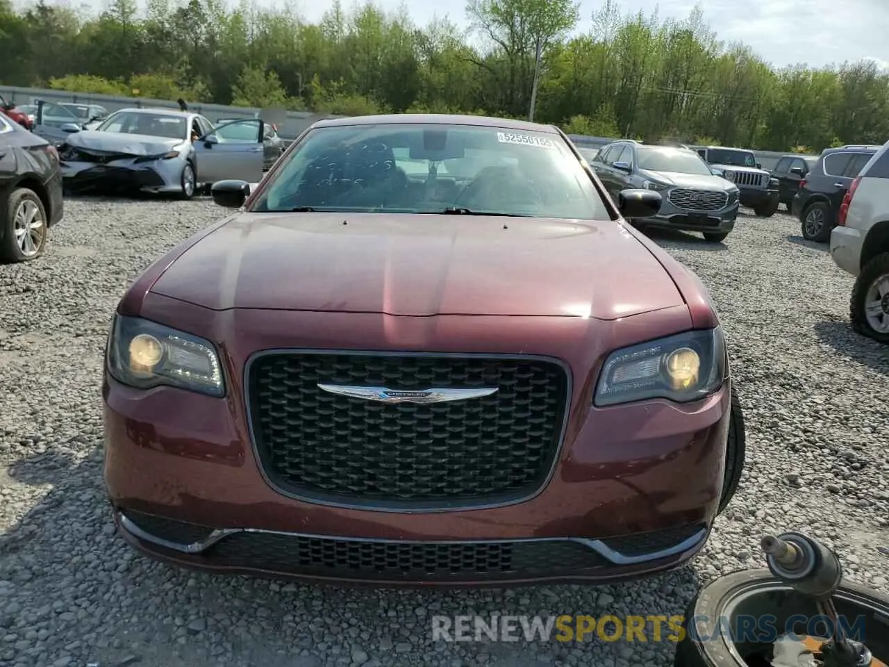 5 Photograph of a damaged car 2C3CCAAG3KH582510 CHRYSLER 300 2019