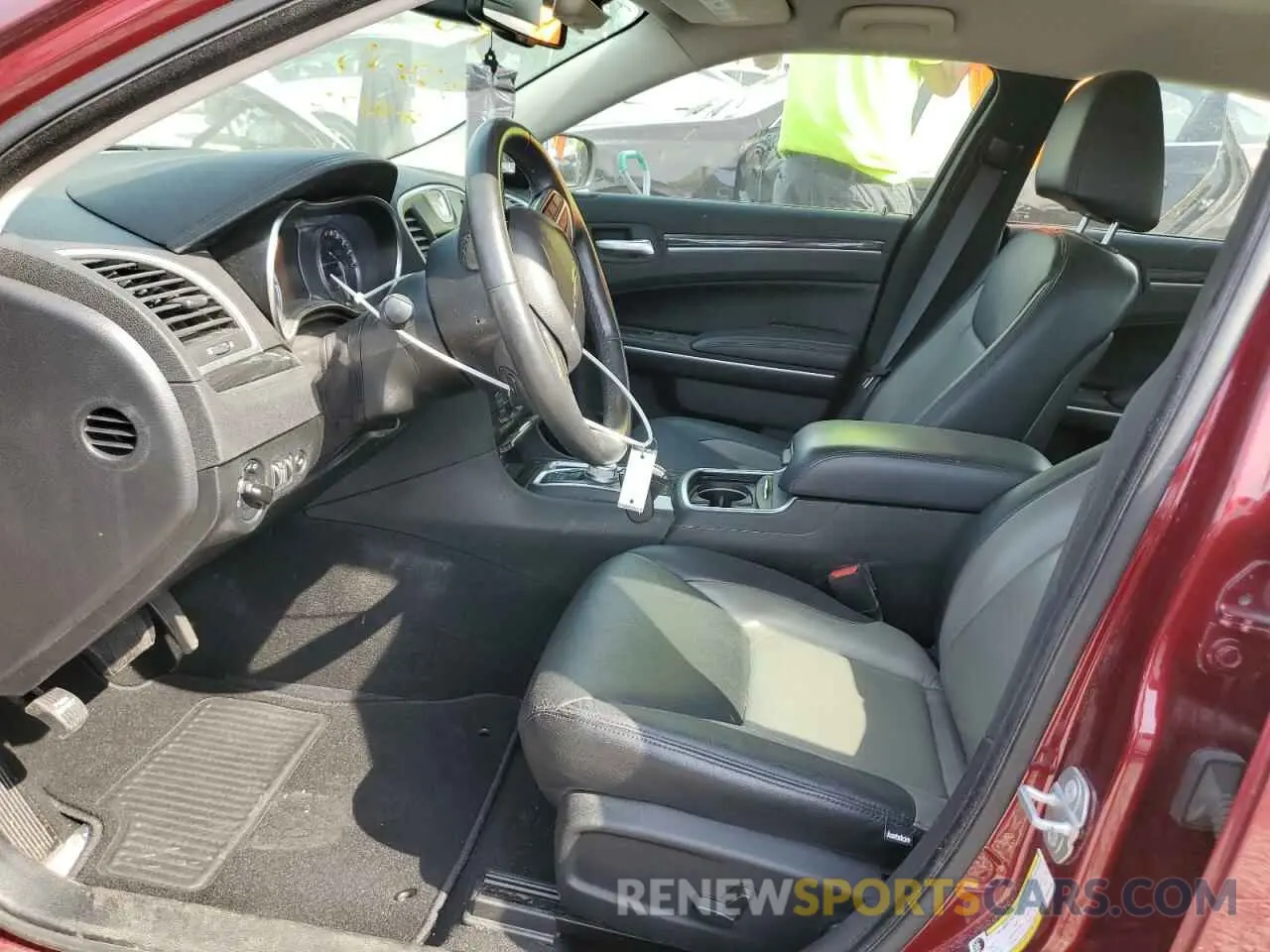 7 Photograph of a damaged car 2C3CCAAG3KH582510 CHRYSLER 300 2019