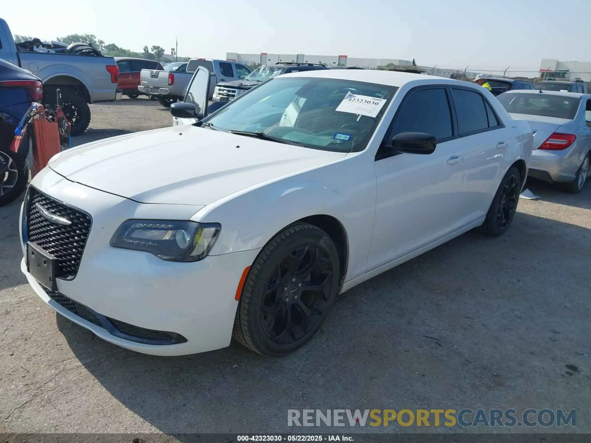 2 Photograph of a damaged car 2C3CCAAG3KH589876 CHRYSLER 300 2019