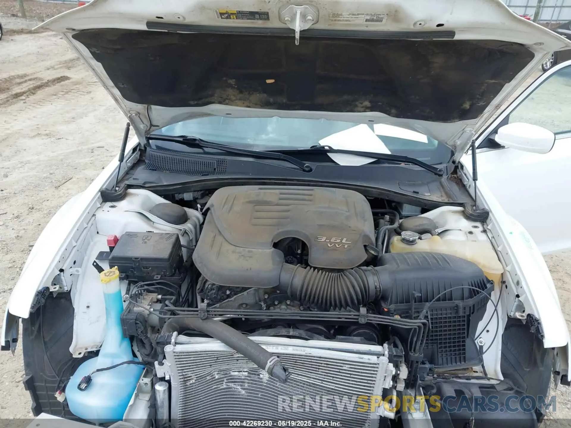 10 Photograph of a damaged car 2C3CCAAG3KH602030 CHRYSLER 300 2019