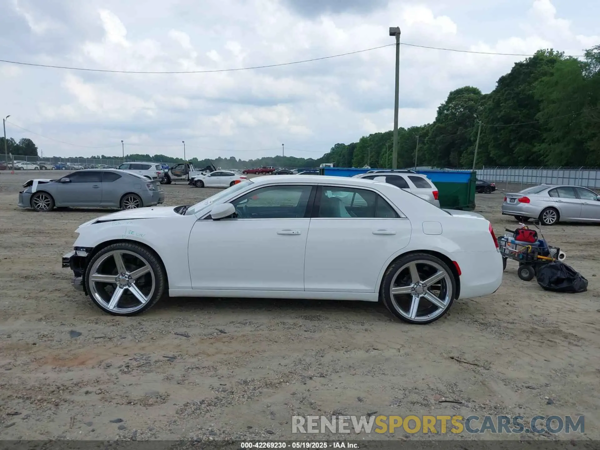 15 Photograph of a damaged car 2C3CCAAG3KH602030 CHRYSLER 300 2019