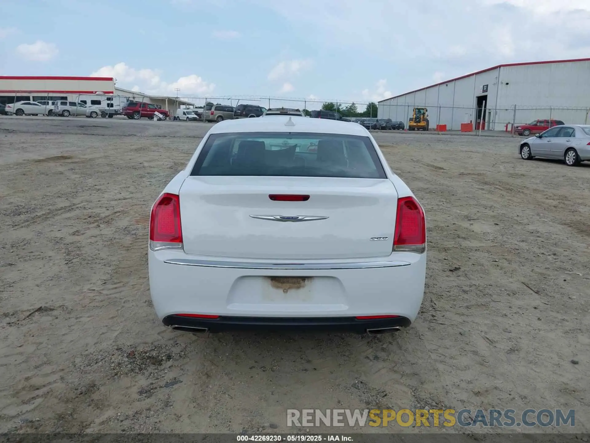 17 Photograph of a damaged car 2C3CCAAG3KH602030 CHRYSLER 300 2019
