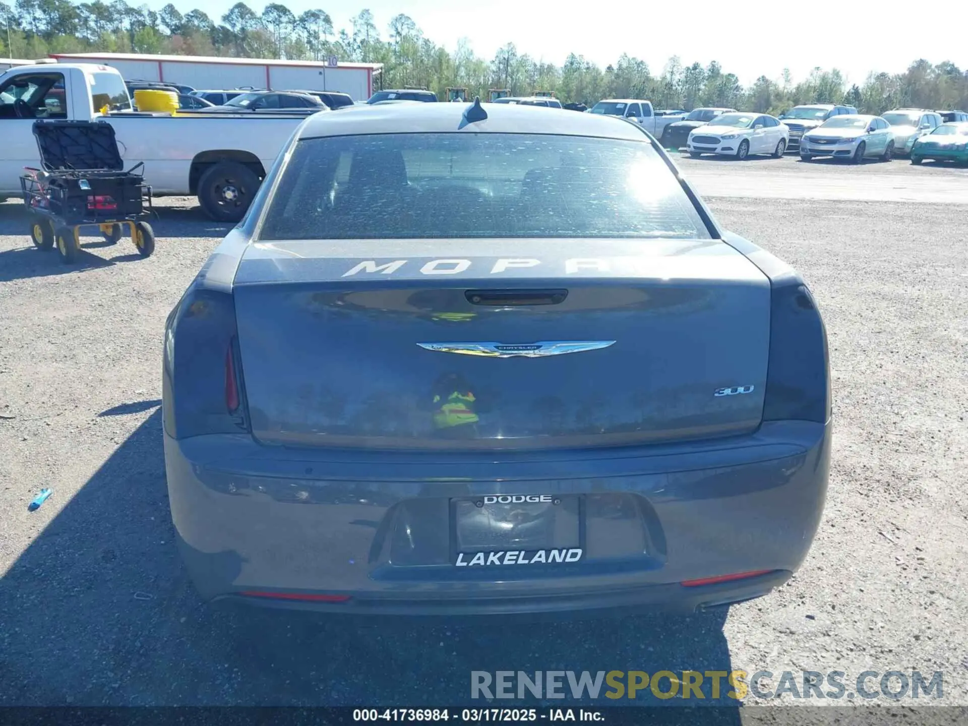 16 Photograph of a damaged car 2C3CCAAG3KH671588 CHRYSLER 300 2019