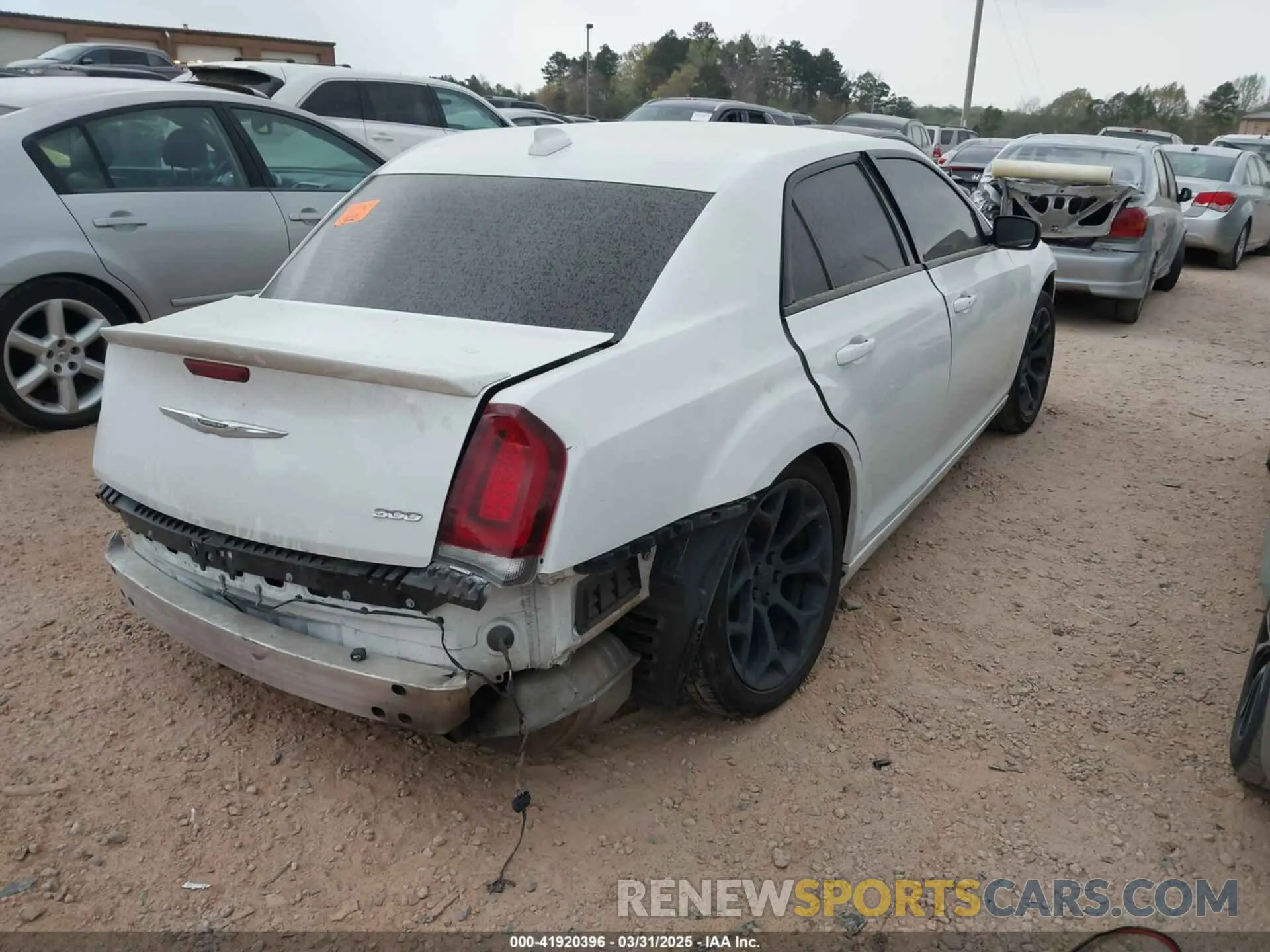 4 Photograph of a damaged car 2C3CCAAG3KH746211 CHRYSLER 300 2019