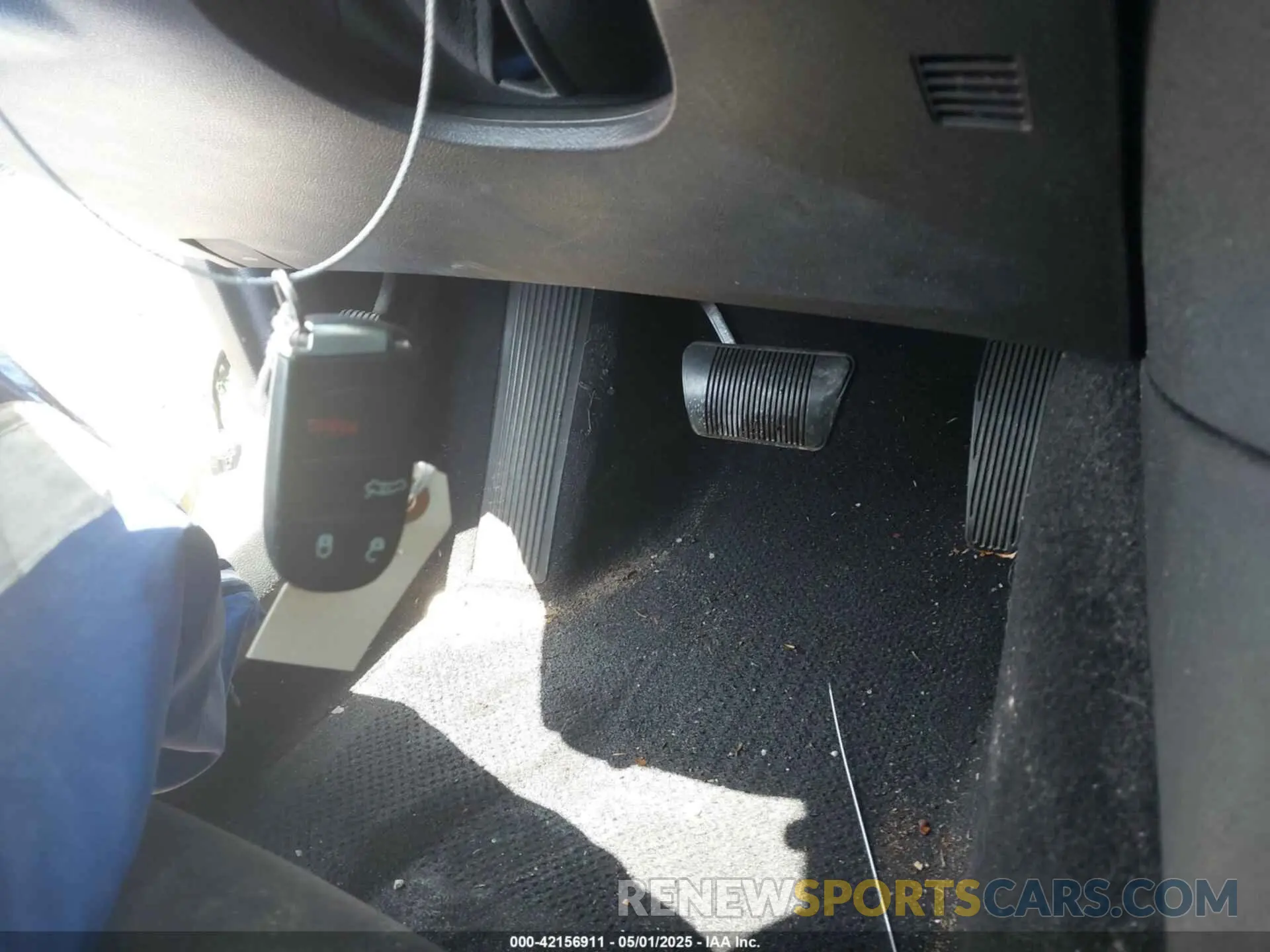 11 Photograph of a damaged car 2C3CCAAG4KH636929 CHRYSLER 300 2019