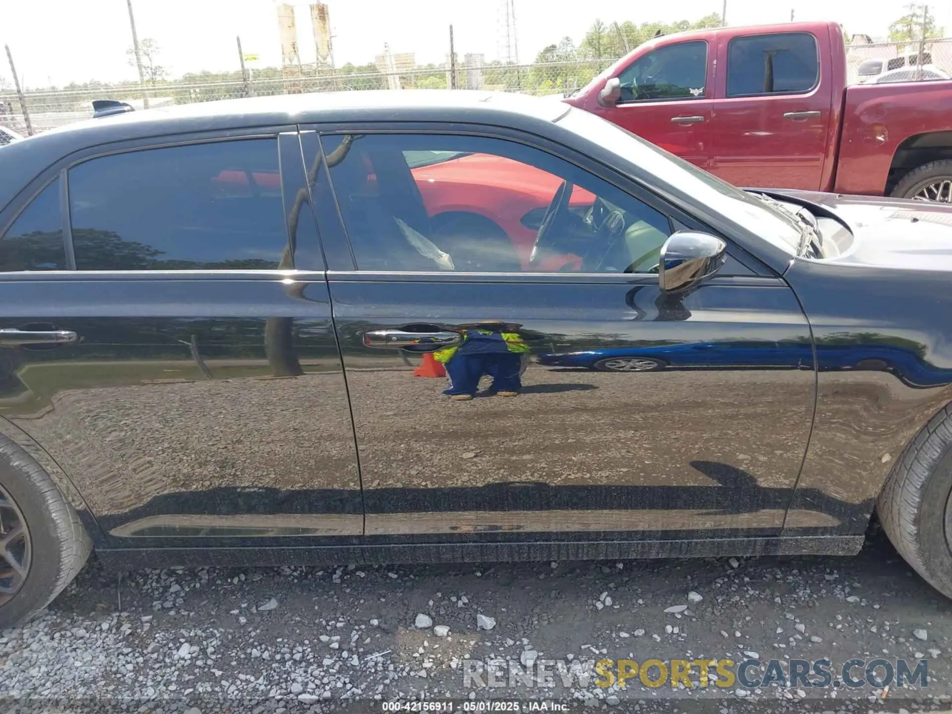 13 Photograph of a damaged car 2C3CCAAG4KH636929 CHRYSLER 300 2019