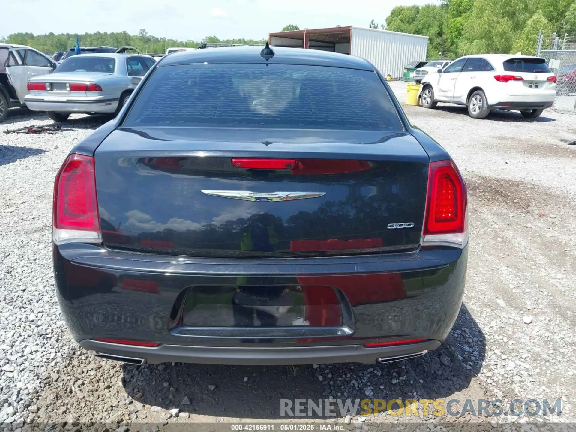 16 Photograph of a damaged car 2C3CCAAG4KH636929 CHRYSLER 300 2019