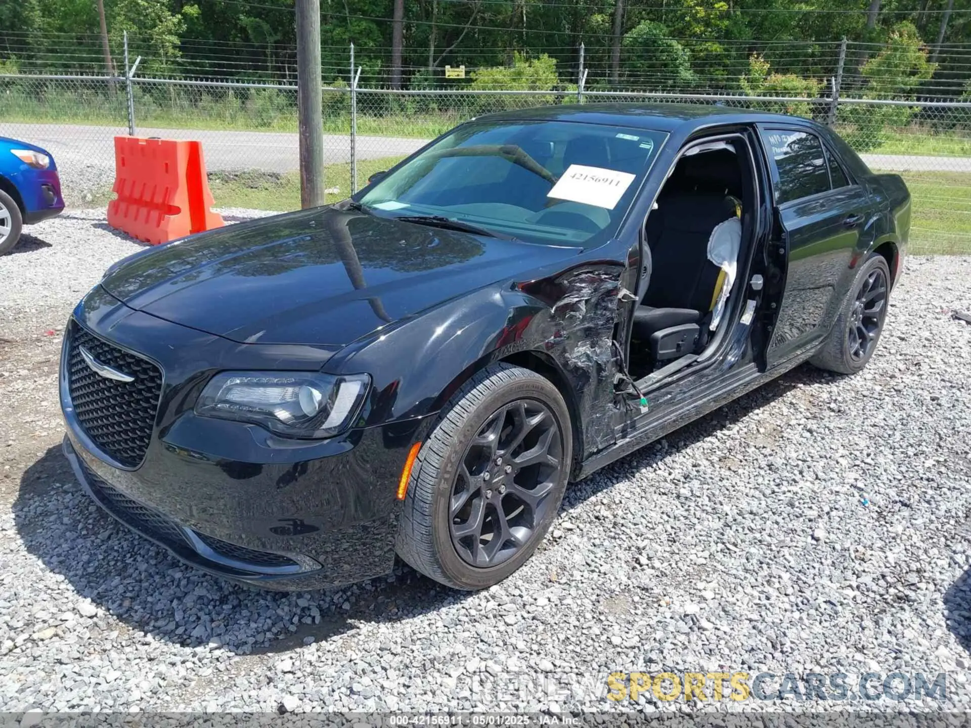 2 Photograph of a damaged car 2C3CCAAG4KH636929 CHRYSLER 300 2019