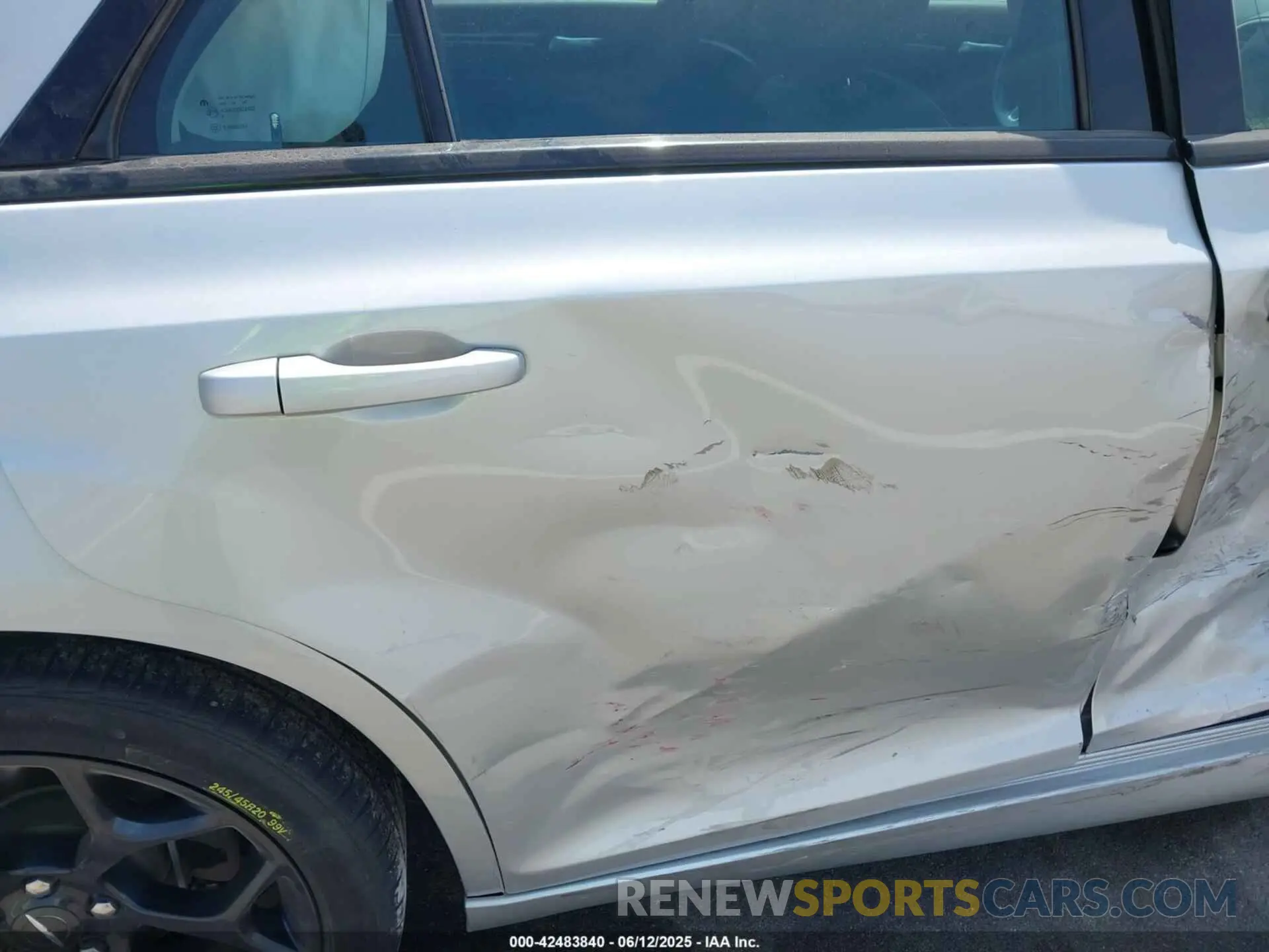 17 Photograph of a damaged car 2C3CCAAG4KH648286 CHRYSLER 300 2019