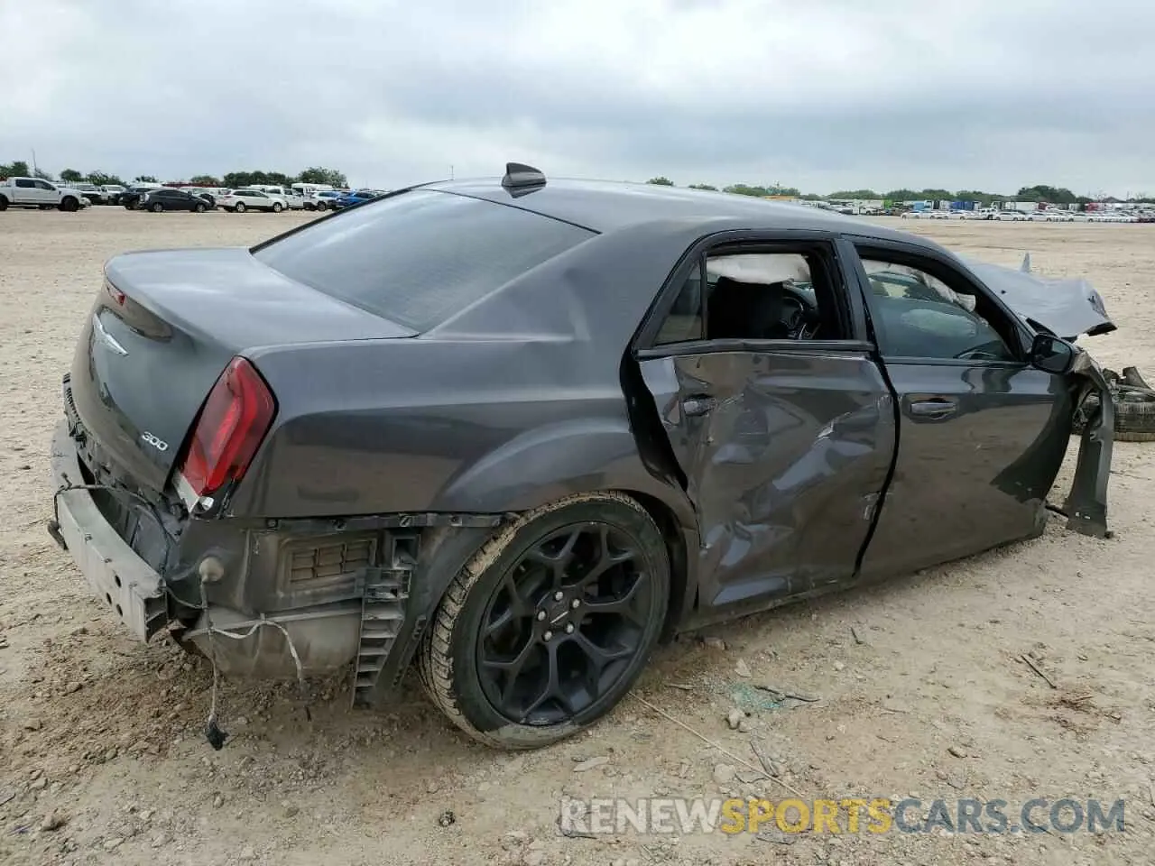 3 Photograph of a damaged car 2C3CCAAG4KH745939 CHRYSLER 300 2019