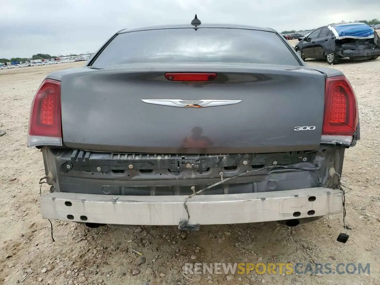 6 Photograph of a damaged car 2C3CCAAG4KH745939 CHRYSLER 300 2019