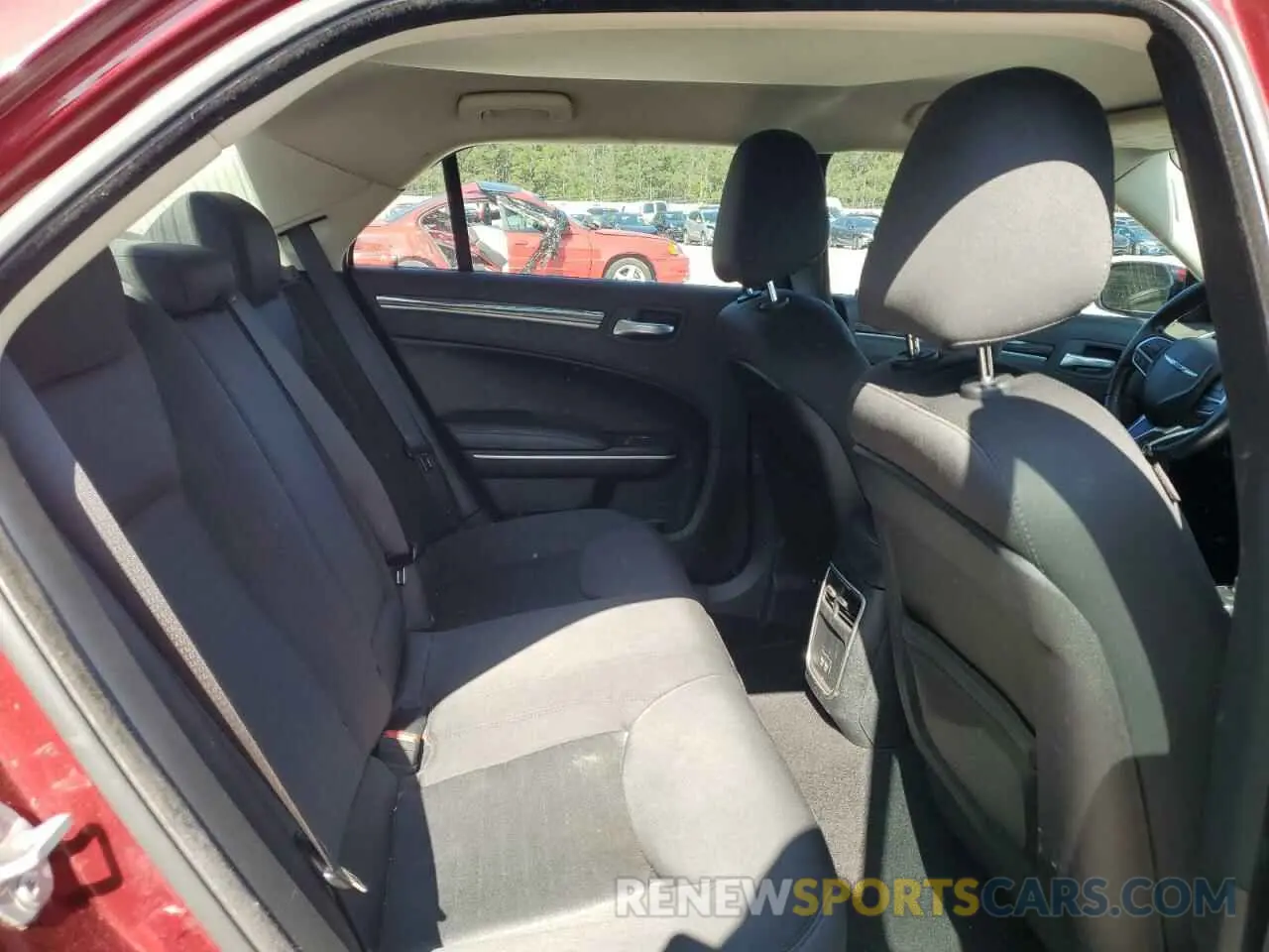 10 Photograph of a damaged car 2C3CCAAG5KH747277 CHRYSLER 300 2019