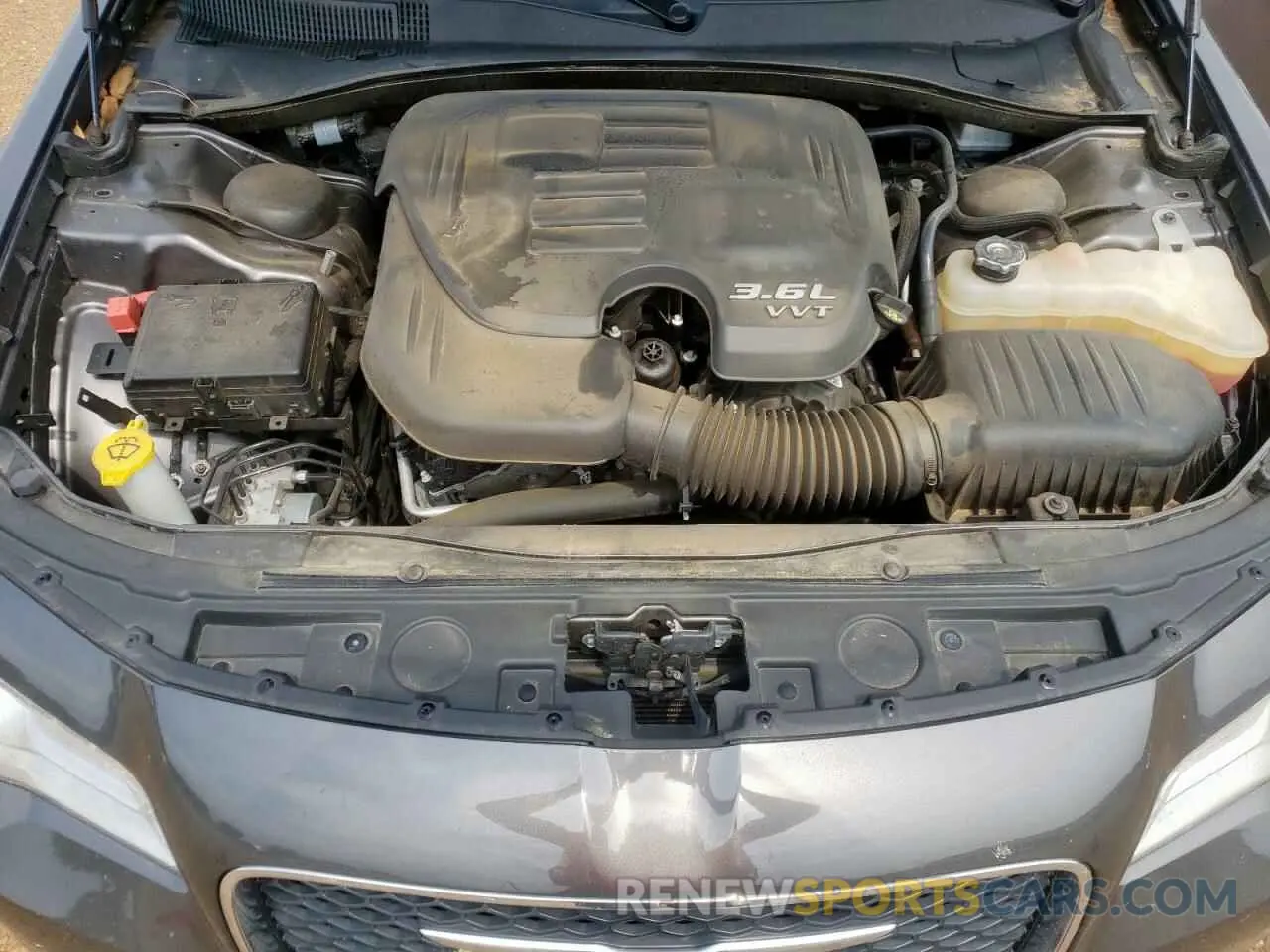 11 Photograph of a damaged car 2C3CCAAG5KH755816 CHRYSLER 300 2019