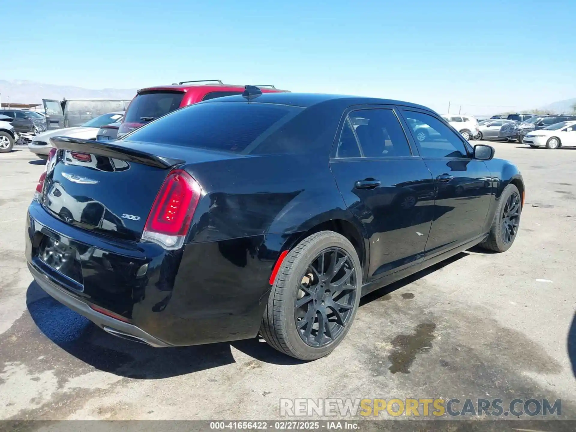 4 Photograph of a damaged car 2C3CCAAG6KH528716 CHRYSLER 300 2019