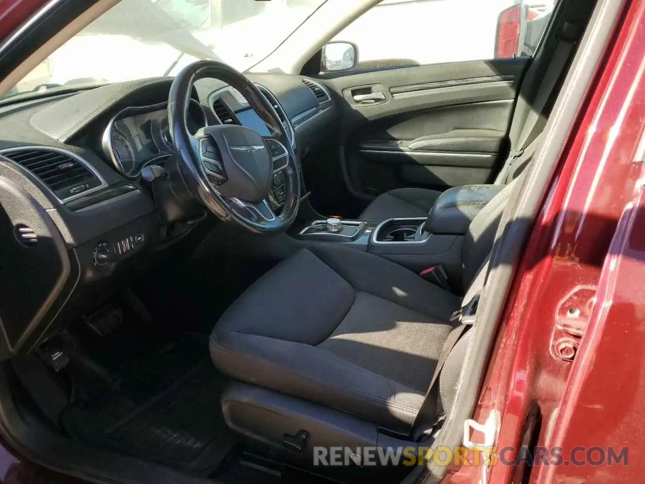 7 Photograph of a damaged car 2C3CCAAG6KH601731 CHRYSLER 300 2019
