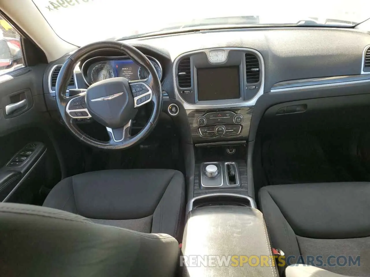 8 Photograph of a damaged car 2C3CCAAG6KH601731 CHRYSLER 300 2019