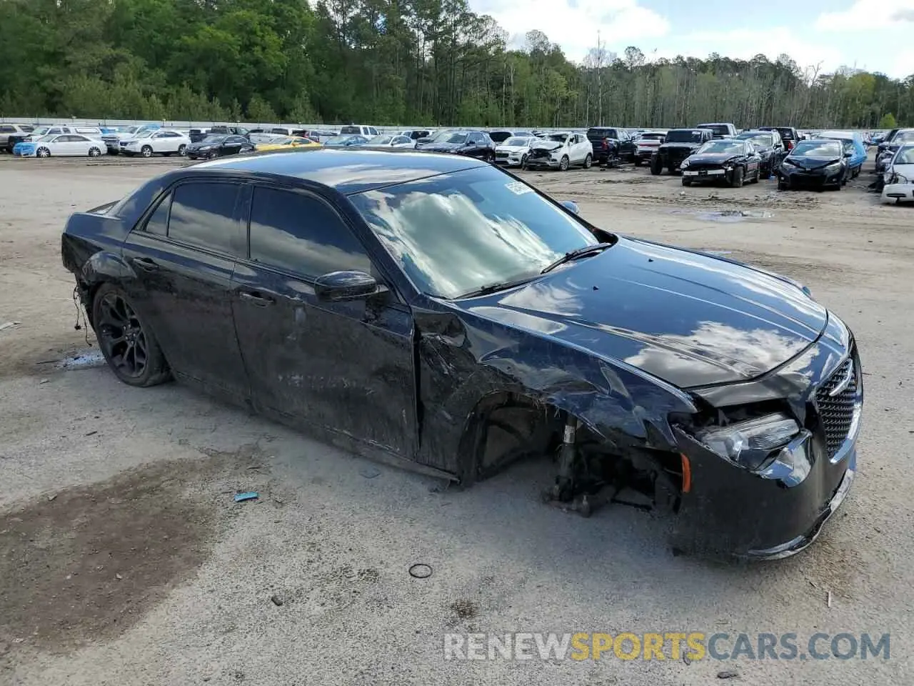 4 Photograph of a damaged car 2C3CCAAG6KH613488 CHRYSLER 300 2019